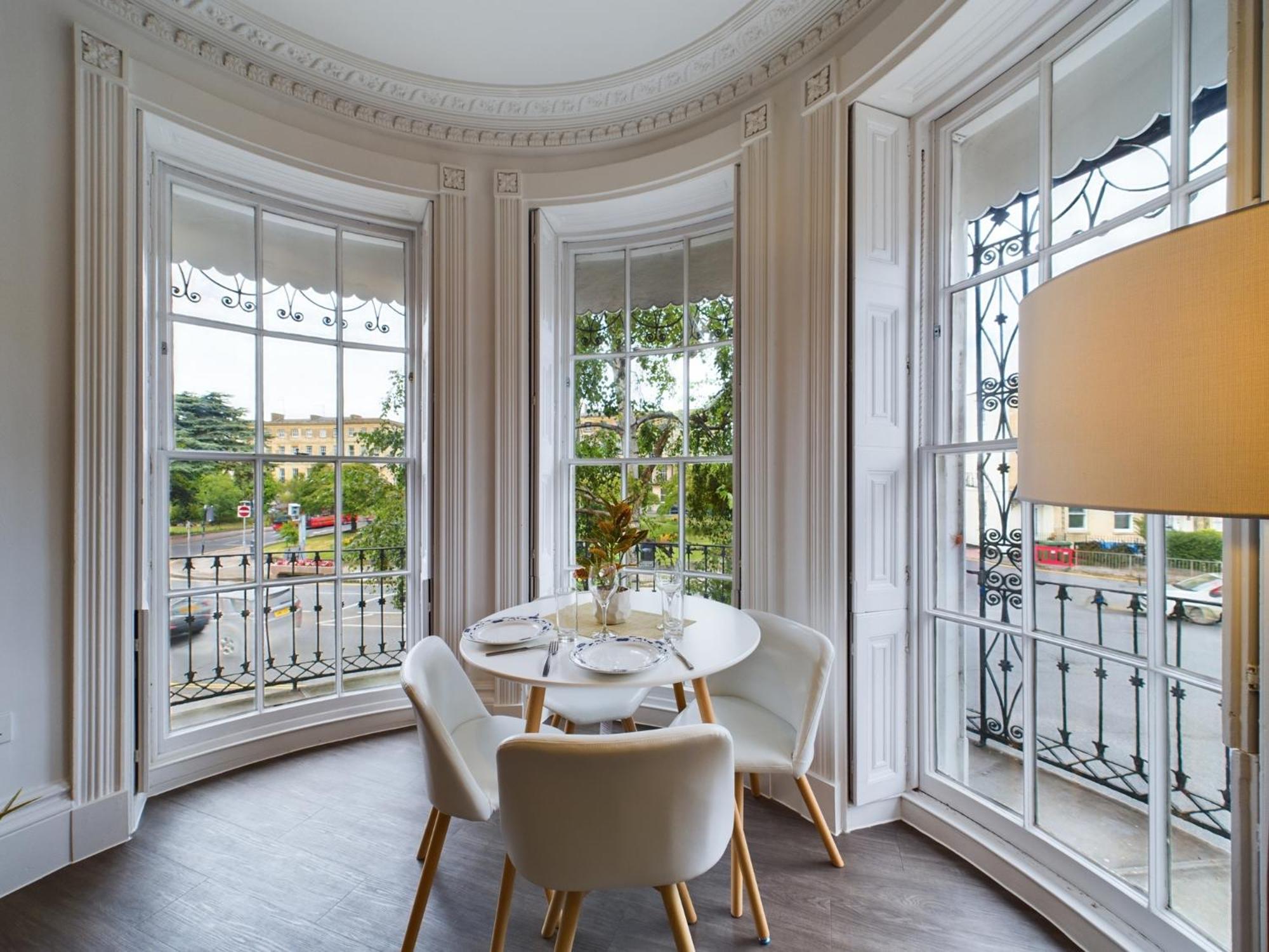 Belle Vue Regency King Size W Free Parking Cheltenham Exterior foto