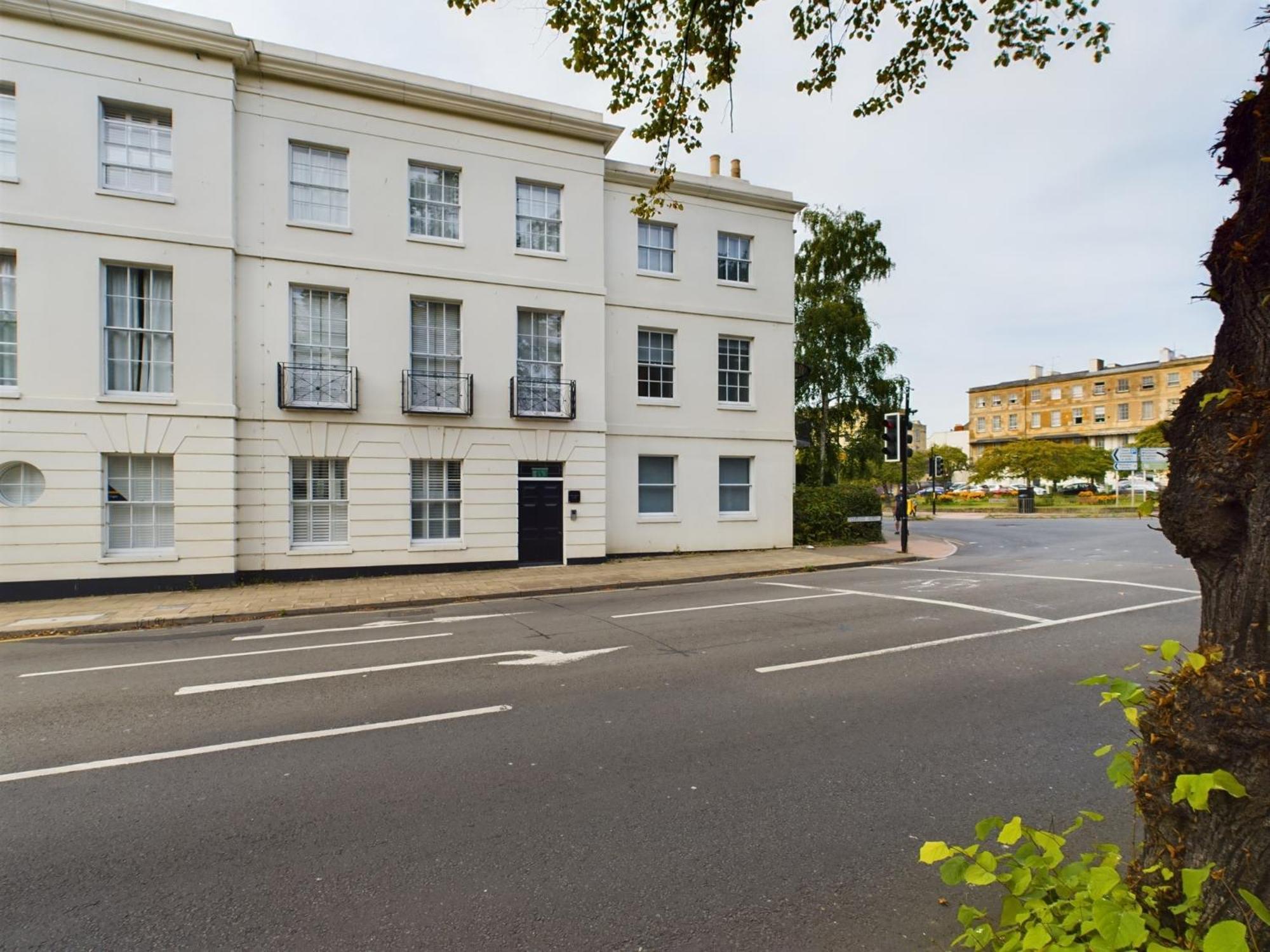 Belle Vue Regency King Size W Free Parking Cheltenham Exterior foto